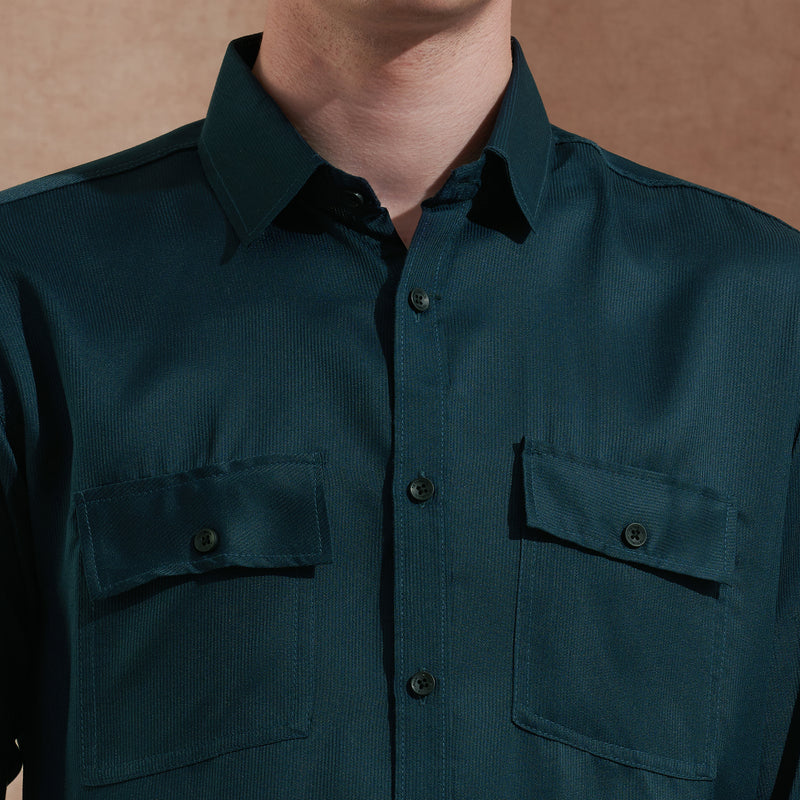 Men Dark Green Solid Spread Collar Slim Fit Casual Shirt with Dual Flap Pockets 5