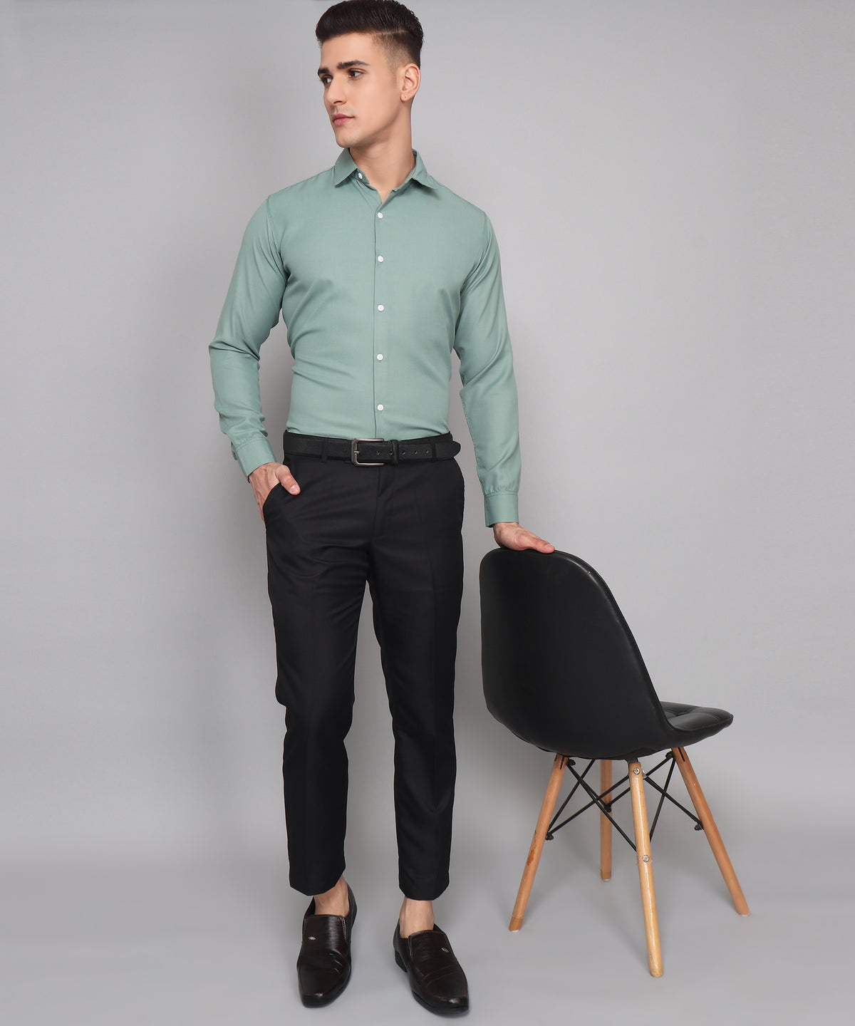 How to Choose the Perfect Button-Down Shirt