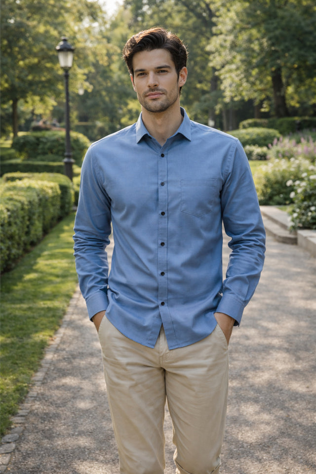 Men's light blue solid slim-fit shirt, product view