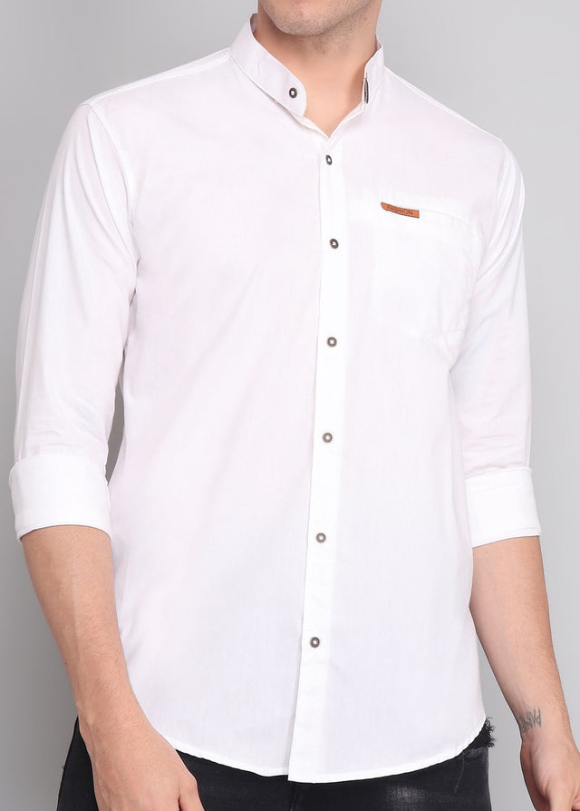 
TryBuy a man wearing a সাদা শার্ট ও কালো pants ছবি
