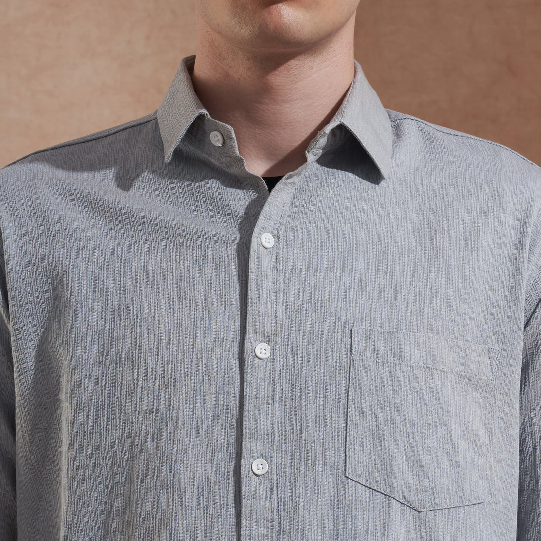 Men Light Grey Solid Spread Collar Slim Fit Casual Shirt