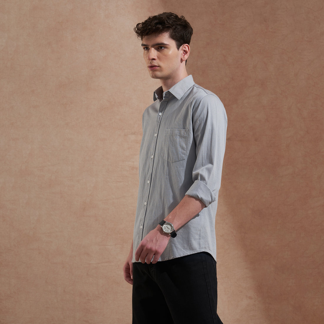 Men Light Grey Solid Spread Collar Slim Fit Casual Shirt