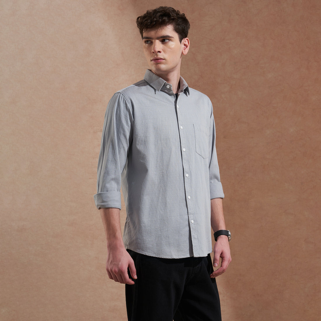 Men Light Grey Solid Spread Collar Slim Fit Casual Shirt