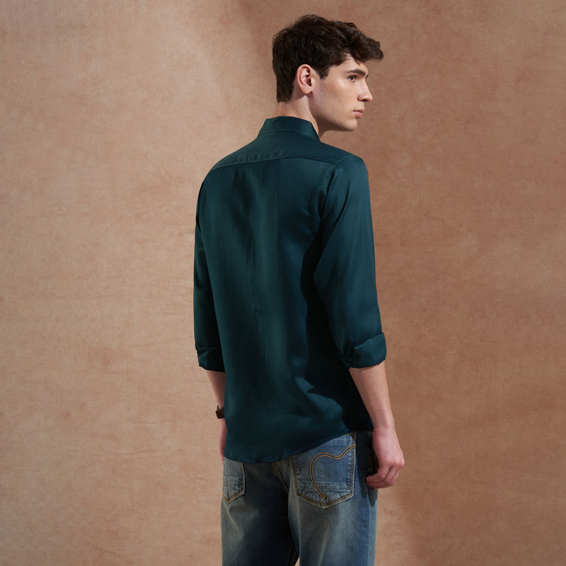 Men Dark Green Solid Spread Collar Slim Fit Casual Shirt with Dual Flap Pockets 6