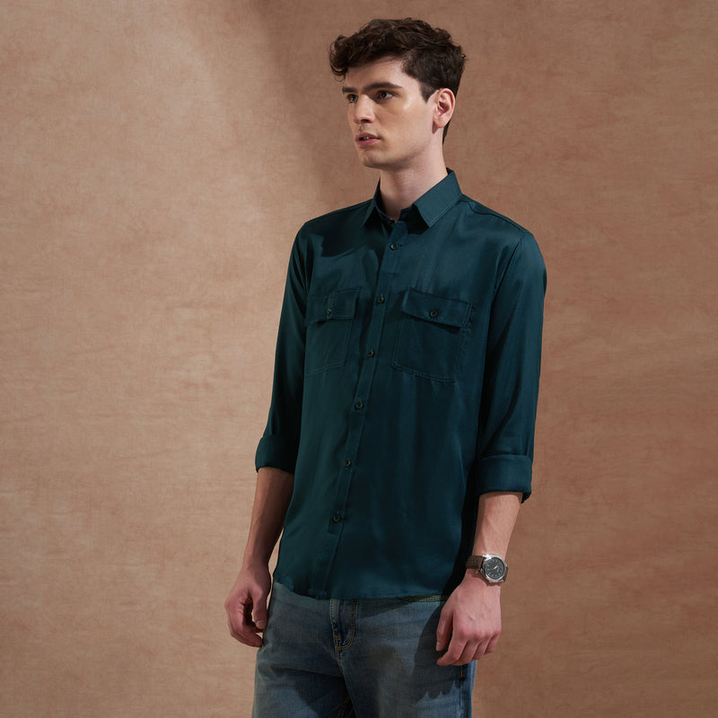 Men Dark Green Solid Spread Collar Slim Fit Casual Shirt with Dual Flap Pockets 4
