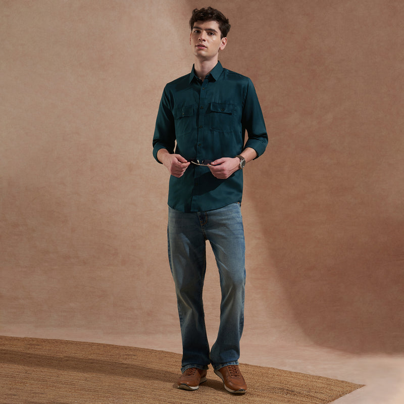 Men Dark Green Solid Spread Collar Slim Fit Casual Shirt with Dual Flap Pockets 7