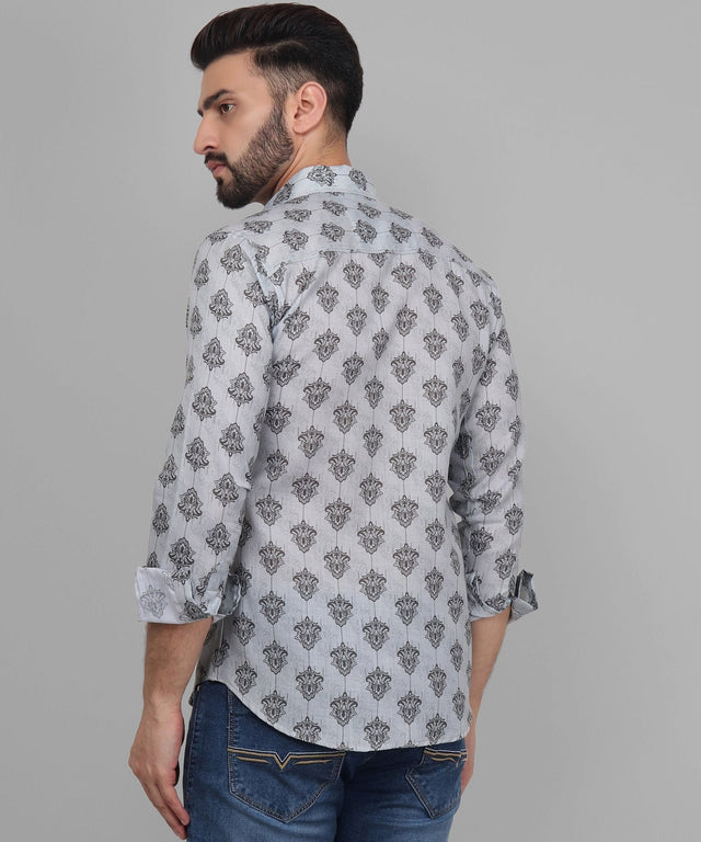 
صورة a man مع a beard wearing a أبيض قميص من TryBuy
